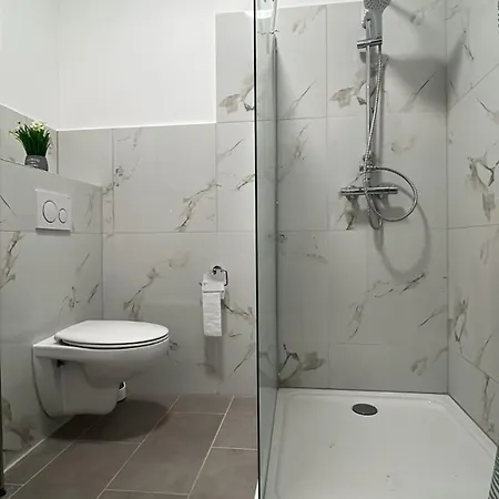 Zentrale Appartmenzimmer In Apartment *